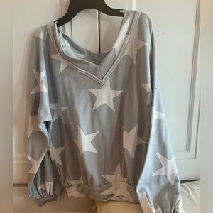 comfy cropped light weight sweatshirt!! with cute stars ⭐️⭐️